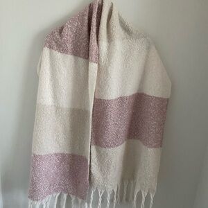 Gentle Fawn Super Soft Scarf Women’s Throw with Fringes Pastel Pink and Cream